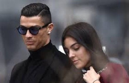 Il dramma di Cristiano Ronaldo, morto uno dei gemelli che aspettava Georgina